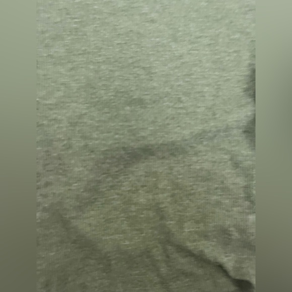 Green cropped tight shirt - Picture 2 of 4